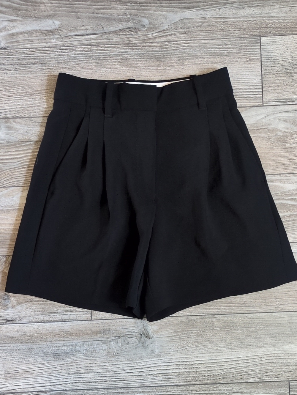 Wilfred The Effortless Pant Mini Crepette Black Pleated Tailored Shorts Size 0